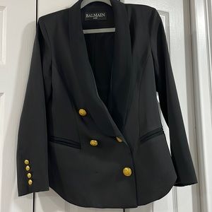 Balmain
double-breasted button-fastening jacket